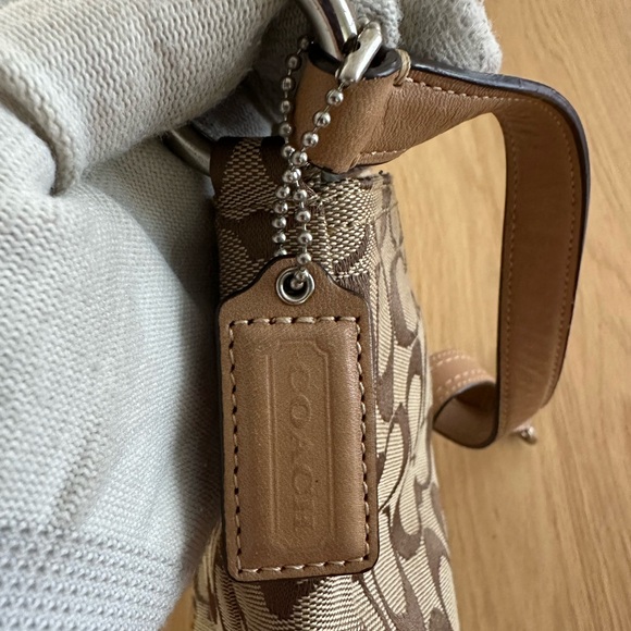 Coach monogram shoulder bag - Picture 9 of 12
